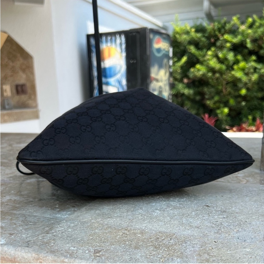 Gucci drawstring style shoulder bag black canvas - Picture 9 of 11